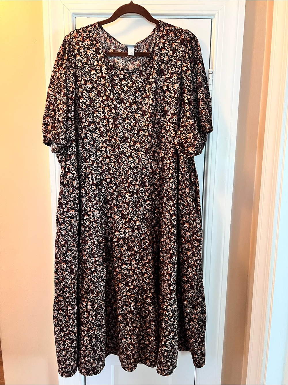 Floral Puff-Sleeve Midi Dress